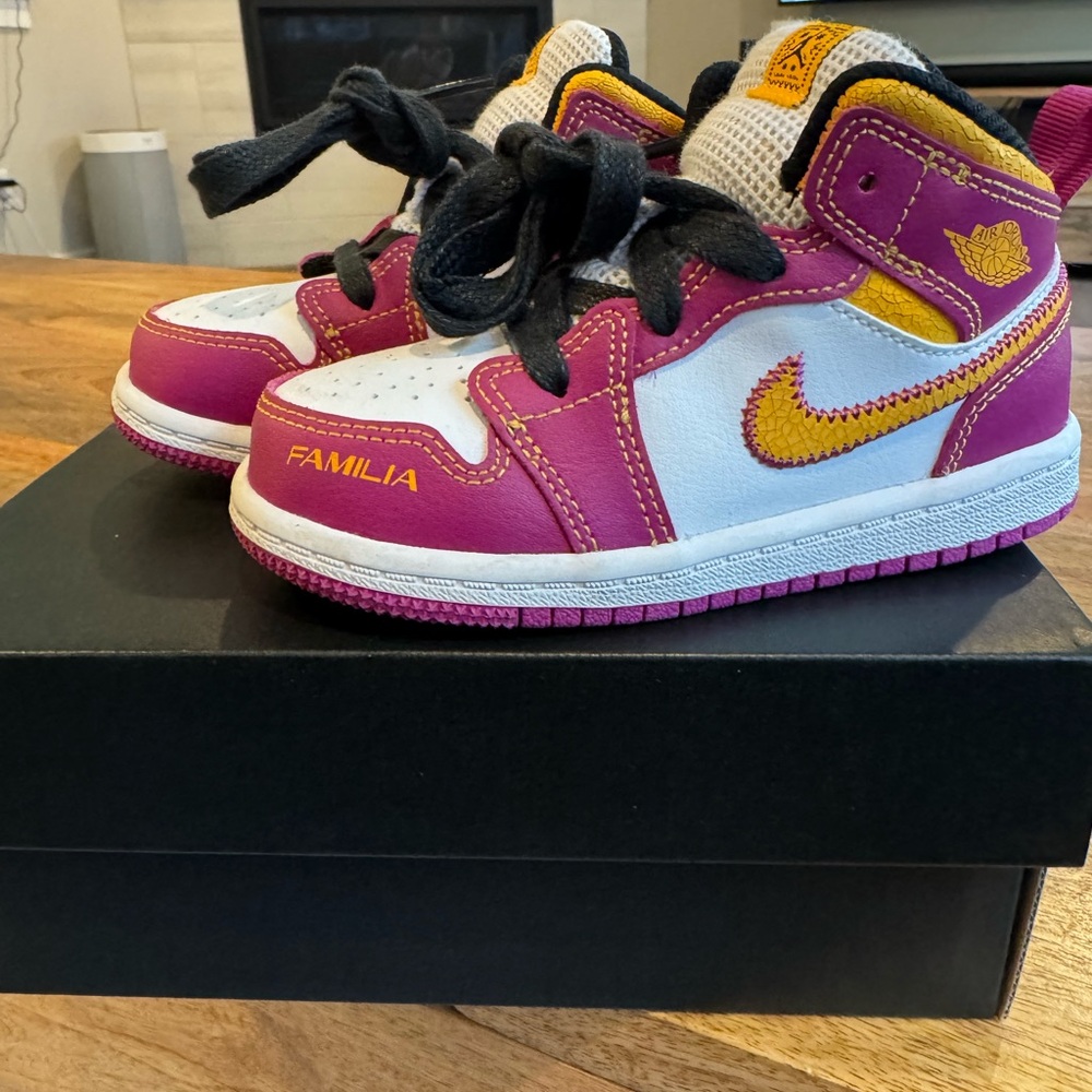 Nike Jordan 1 mid DOD (toddler)